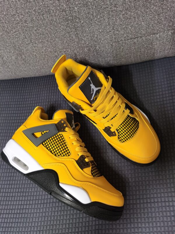 Nike - AJ4 Yellow