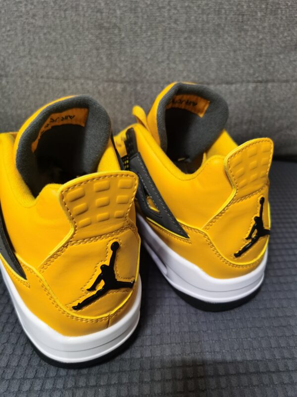 Nike - AJ4 Yellow - Image 3